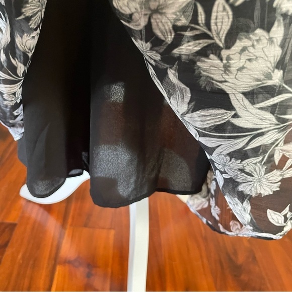 Lauren Ralph Lauren, floral peasant dress, elastic waist, sheer sleeve size 12 - Picture 6 of 14